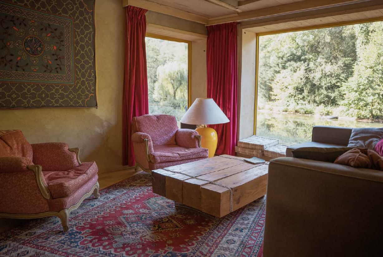 Le salon aux fauteuils roses